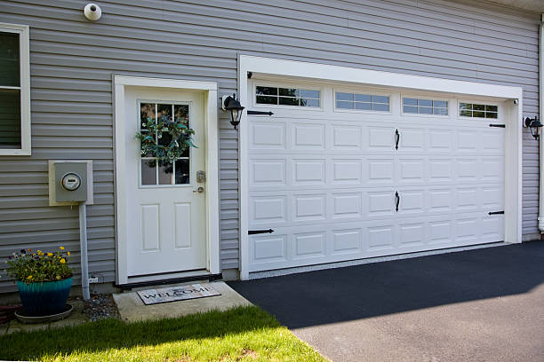 24/7 Emergency Garage Door Panel Replacement experts in Dixon, KY